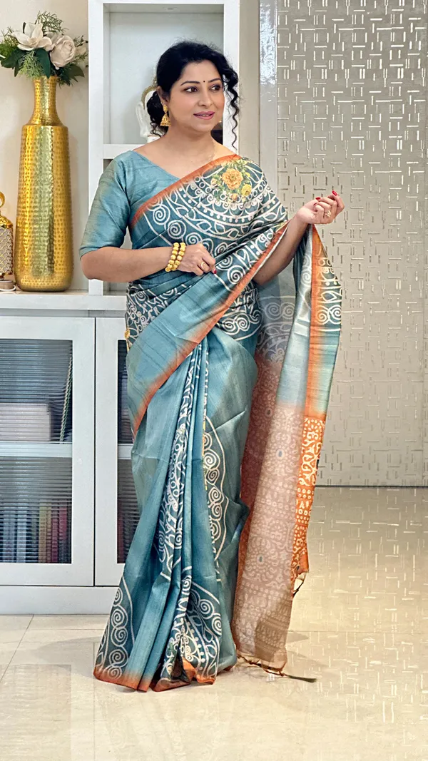 Soft_Tussar_Silk_sarees_with_Beautiful_Print_With_Attractive_Zari_Line_Saree_And_Print_Blouse_With_Tassels