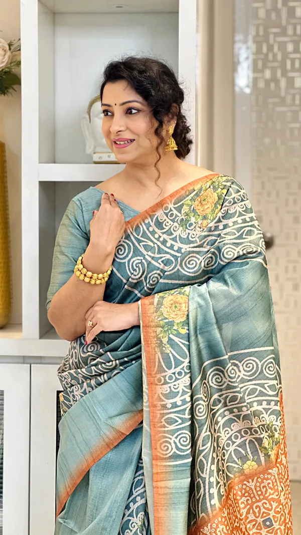 Soft_Tussar_Silk_sarees_with_Beautiful_Print_With_Attractive_Zari_Line_Saree_And_Print_Blouse_With_Tassels