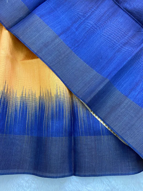 Soft_Tussar_Silk_sarees_with_Beautiful_Print_With_Attractive_Pallu_And_Contrast_Print_Blouse_With_Tassels