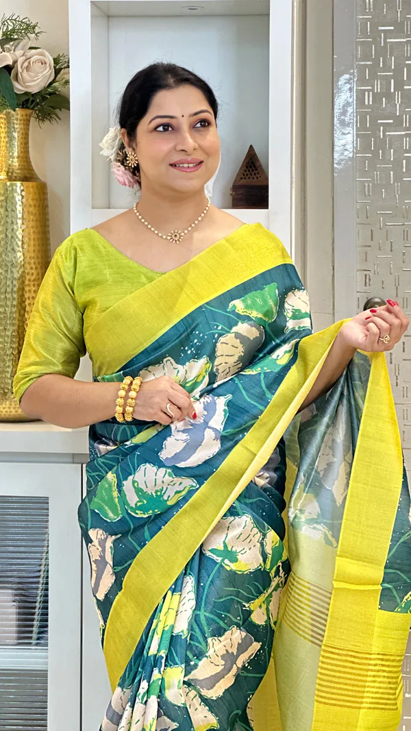 Anusha_Lemon_Yellow_–_Zari_Line_Diwali_Special_|_Soft_Tussar_Silk_Saree_with_Print,_Zari_Line_Saree_&_Print_Blouse_with_Tassels