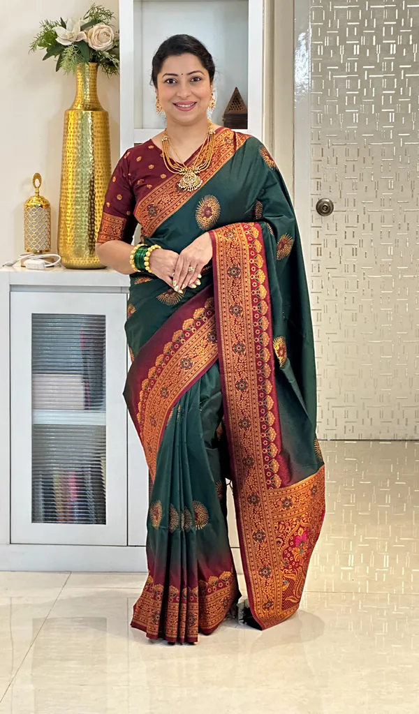 Premium_Soft_Banarasi_Silk_sarees_With_Beautiful_Weaving_Pattern_With_Attractive_Pallu_And_Border_With_Weaving__Blouse_With_Tassels