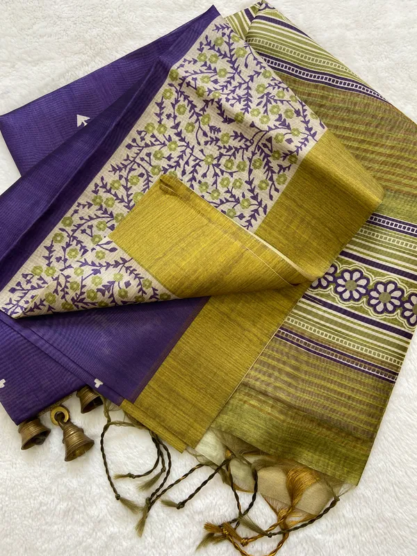 Soft_Tussar_Silk_sarees_with_Beautiful_Print_With_Attractive_Border_And_Contrast_Print_Blouse_With_Tassels