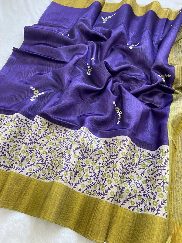 Soft_Tussar_Silk_sarees_with_Beautiful_Print_With_Attractive_Border_And_Contrast_Print_Blouse_With_Tassels
