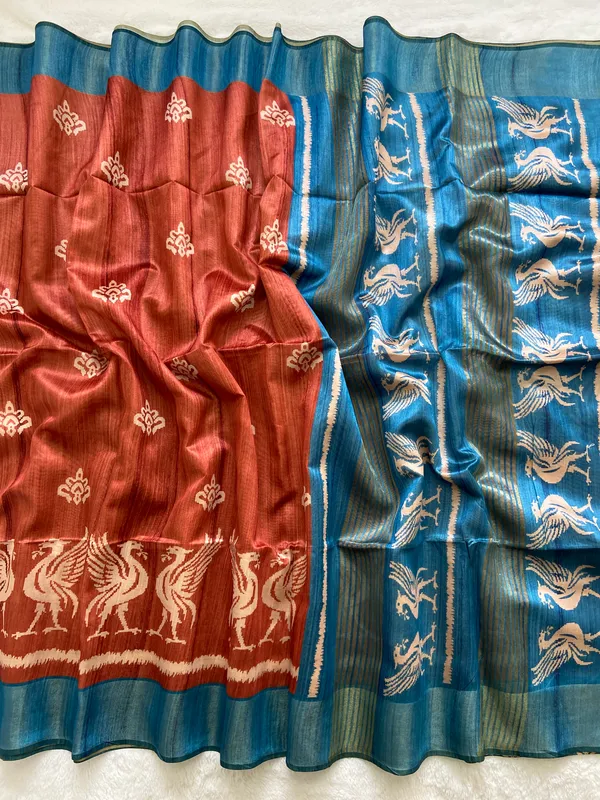 Saloni_Blue_–_Navratri_Special_|_Soft_Tussar_Silk_Saree_with_Print,_Pallu_&_Contrast_Print_Blouse_with_Tassels