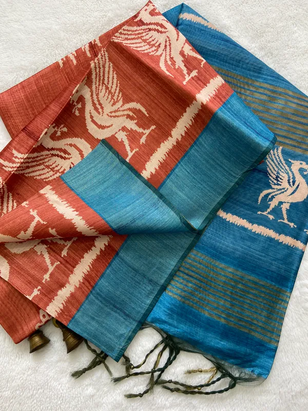 Saloni_Blue_–_Navratri_Special_|_Soft_Tussar_Silk_Saree_with_Print,_Pallu_&_Contrast_Print_Blouse_with_Tassels