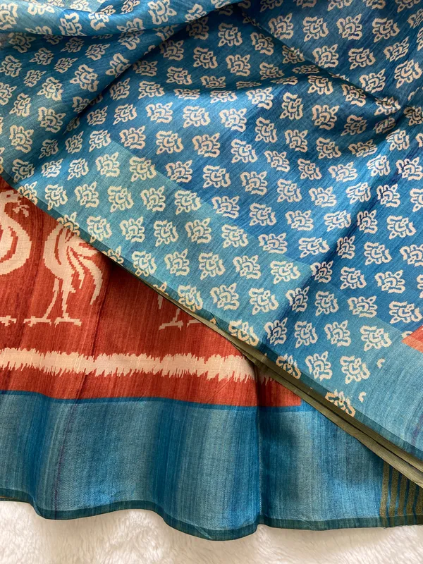 Saloni_Blue_–_Navratri_Special_|_Soft_Tussar_Silk_Saree_with_Print,_Pallu_&_Contrast_Print_Blouse_with_Tassels