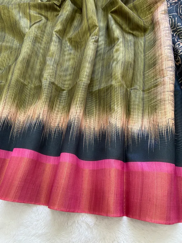 Mihika_Green_–_Dew_Fresh_Navratri_Special_|_Soft_Tussar_Silk_Saree_with_Print,_Pallu_&_Contrast_Print_Blouse_with_Tassels
