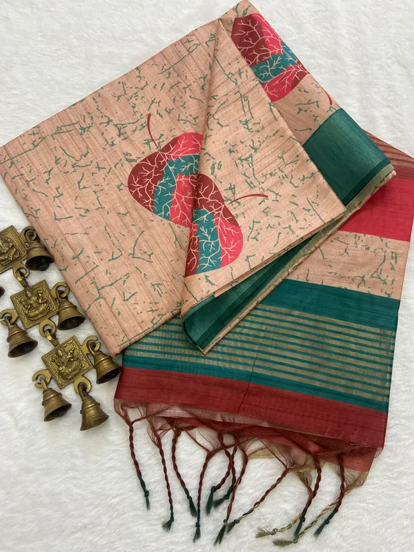 Maira_Rama_Green_&_Red_–_Festive_Season_Special_|_Soft_Tussar_Silk_Saree_with_Print,_Border_&_Contrast_Print_Blouse_with_Tassels