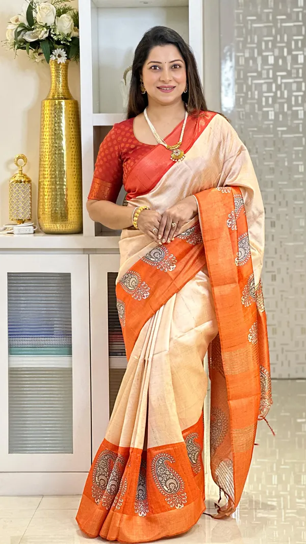 Mango_2_Orange_&_Red_–_Diwali_Special_|_Soft_Tussar_Silk_Saree_with_Print,_Border_&_Contrast_Print_Blouse_with_Tassels