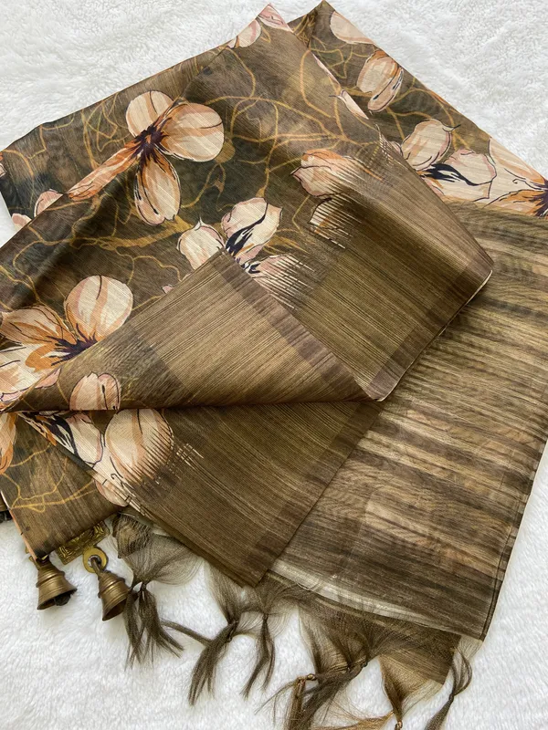 Soft_Tussar_Silk_sarees_with_Beautiful_Print_With_Attractive_Pallu_&_Zari_Border_And_Contrast_Print_Blouse_With_Tassels