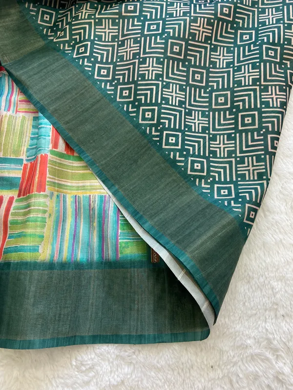 Omya_Rama_Green_–_Aesthetic_Edit_for_You_|_Soft_Tussar_Silk_Saree_with_Print,_Slub_Pattern_&_Print_Blouse_with_Tassels