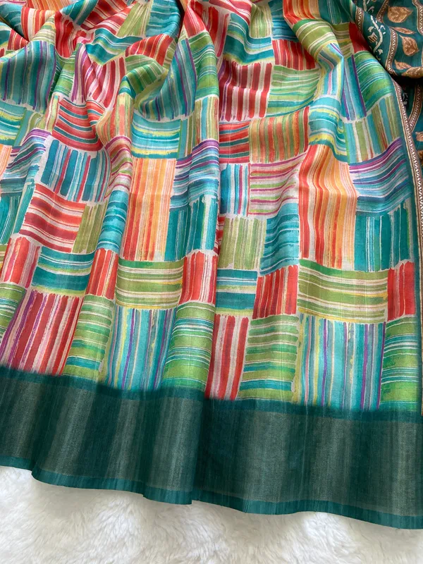 Omya_Rama_Green_–_Aesthetic_Edit_for_You_|_Soft_Tussar_Silk_Saree_with_Print,_Slub_Pattern_&_Print_Blouse_with_Tassels