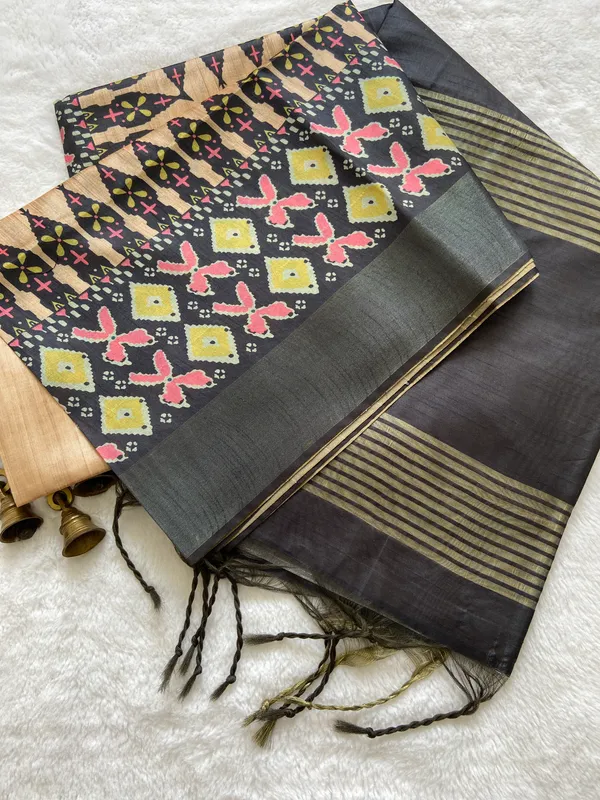 Soft_Tussar_Silk_sarees_with_Beautiful_Print_With_Attractive_Border_And_Contrast_Print_Blouse_With_Tassels