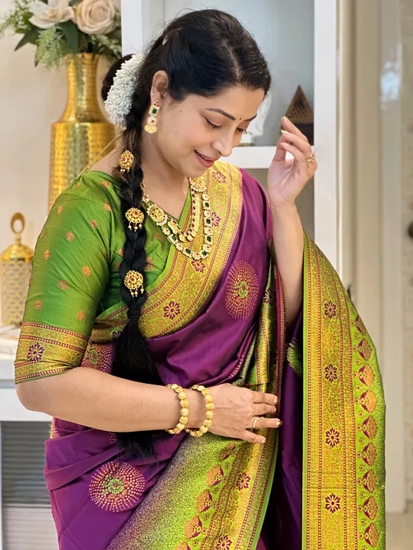 Premium_Soft_Banarasi_Silk_sarees_With_Beautiful_Weaving_Pattern_With_Attractive_Pallu_And_Border_With_Weaving__Blouse_With_Tassels