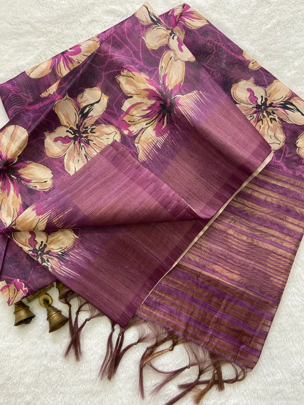 Soft_Tussar_Silk_sarees_with_Beautiful_Print_With_Attractive_Pallu_&_Zari_Border_And_Contrast_Print_Blouse_With_Tassels