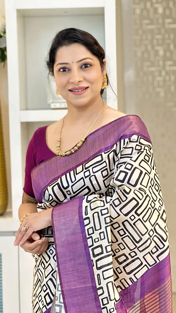 Sapchidi_Wine_&_Pink_–_Diwali_Special_|_Soft_Tussar_Silk_Saree_with_Print,_Border_&_Contrast_Print_Blouse_with_Tassels
