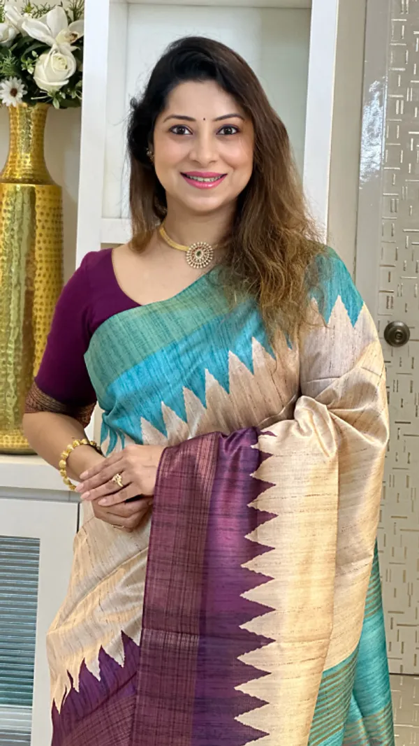 Temple_Tussar_2_Wine_–_Temple_Border_Diwali_Special_|_Soft_Tussar_Silk_Saree_with_Print,_Temple_Border_&_Contrast_Print_Blouse_with_Tassels