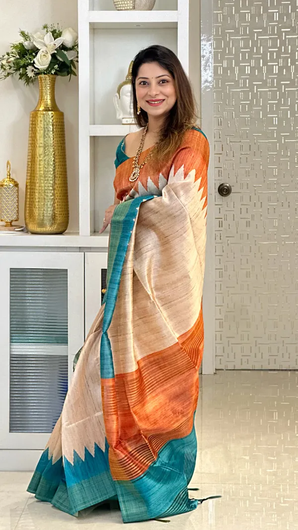 Soft_Tussar_Silk_sarees_with_Beautiful__Print_With_Attractive_Temple_Border_And_Contrast_Print_Blouse_With_Tassels_in_new_styles