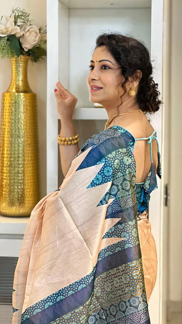 Amrita_Blue_–_Nectar_Navratri_Special_|_Soft_Tussar_Silk_Saree_with_Print,_Pallu_&_Contrast_Print_Blouse_with_Tassels