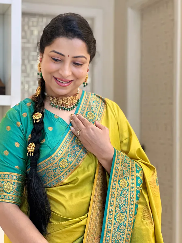 Jenni_Yellow_–_Wedding_Special_|_Premium_Soft_Banarasi_Silk_Saree_with_Weaving_Pattern,_Pallu_&_Border,_Weaving_Blouse_with_Tassels