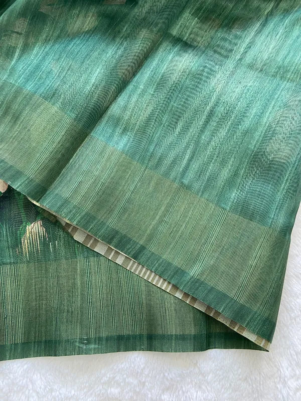Gargi_Green_–_Wise_Navratri_Special_|_Soft_Tussar_Silk_Saree_with_Print,_Pallu_&_Zari_Border_&_Contrast_Print_Blouse_with_Tassels