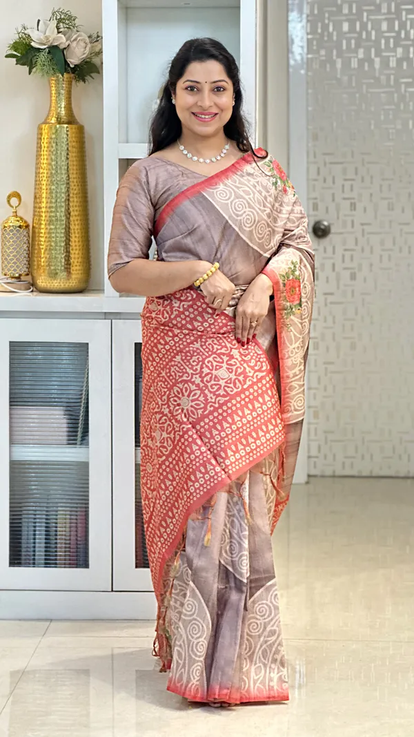 Soft_Tussar_Silk_sarees_with_Beautiful_Print_With_Attractive_Zari_Line_Saree_And_Print_Blouse_With_Tassels