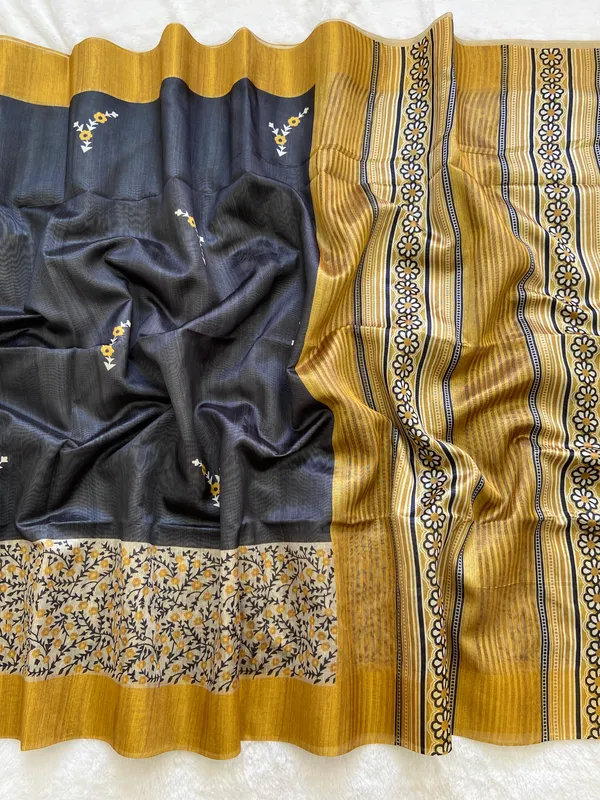 Soft_Tussar_Silk_sarees_with_Beautiful_Print_With_Attractive_Border_And_Contrast_Print_Blouse_With_Tassels