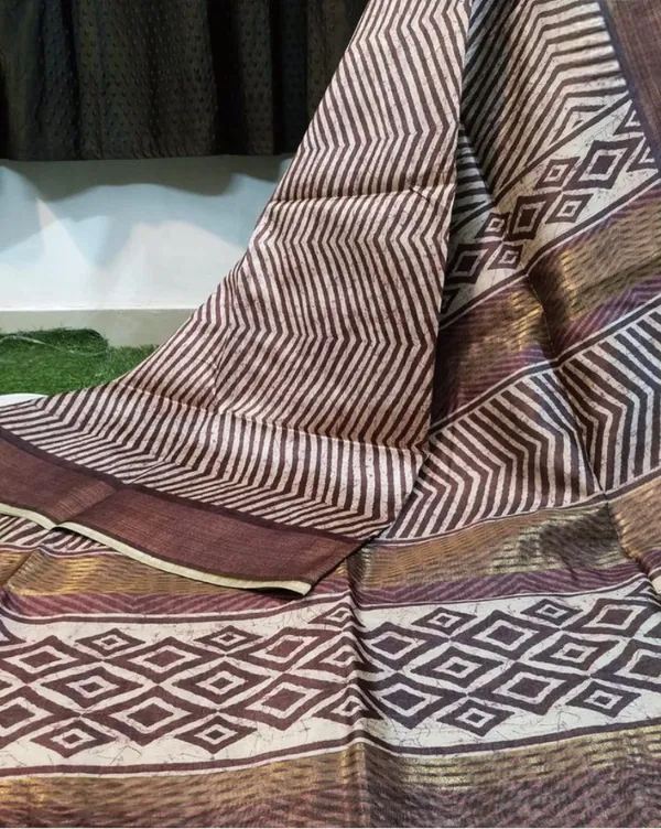 Ganga_Wine_–_Sacred_Diwali_Special_|_Soft_Tussar_Silk_Saree_with_Print,_Border_&_Contrast_Print_Blouse_with_Tassels