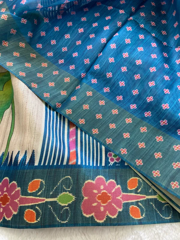 Soft_Tussar_Silk_sarees_with_Beautiful_Print_With_Attractive_Pallu_And_Contrast_Print_Blouse_With_Tassels