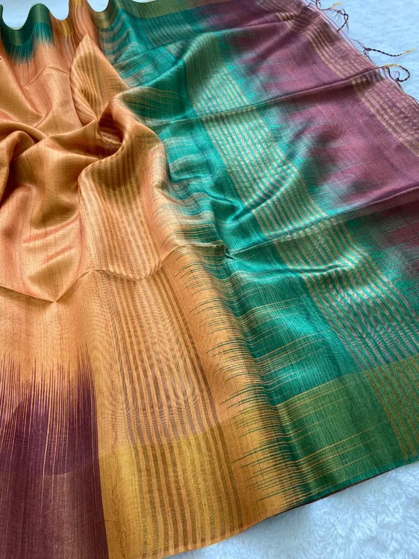 Soft_Tussar_Silk_sarees_with_Beautiful_Print_With_Attractive_Pallu_And_Contrast_Print_Blouse_With_Tassels