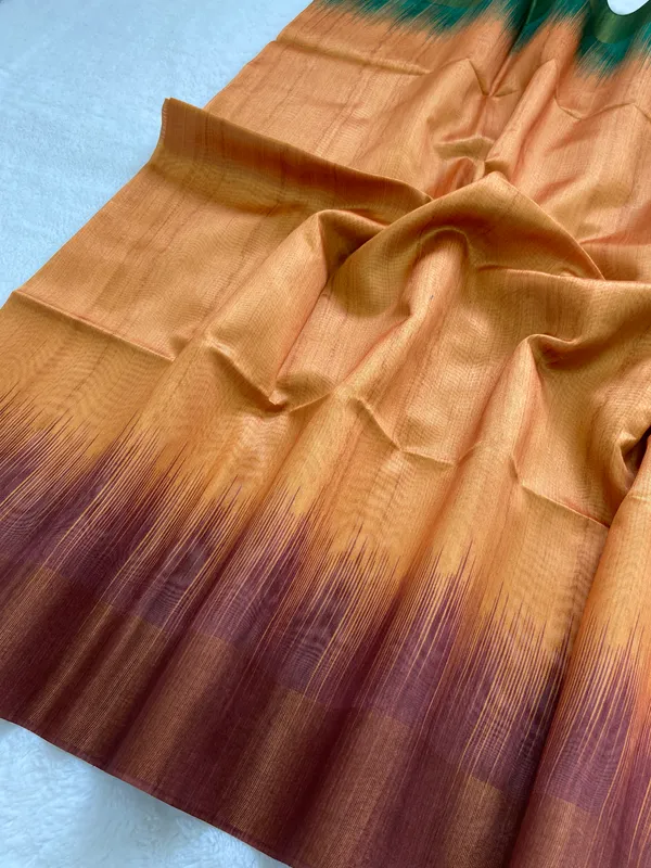 Soft_Tussar_Silk_sarees_with_Beautiful_Print_With_Attractive_Pallu_And_Contrast_Print_Blouse_With_Tassels