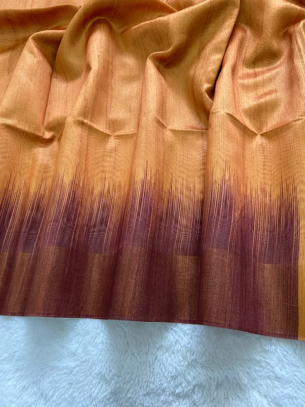 Soft_Tussar_Silk_sarees_with_Beautiful_Print_With_Attractive_Pallu_And_Contrast_Print_Blouse_With_Tassels