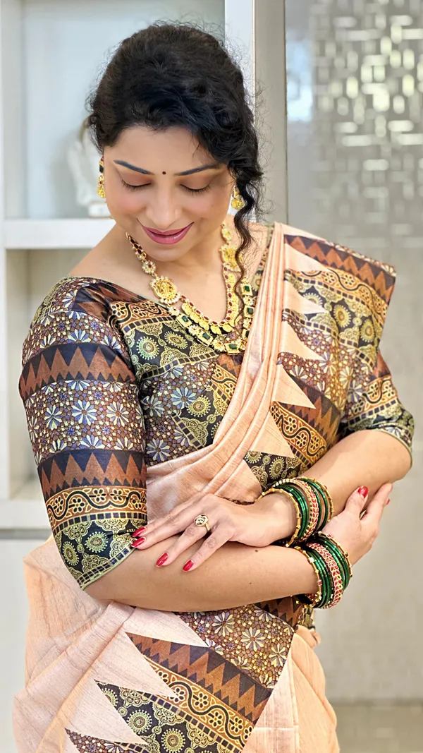 Soft_Tussar_Silk_sarees_with_Beautiful_Print_With_Attractive_Pallu_And_Contrast_Print_Blouse_With_Tassels
