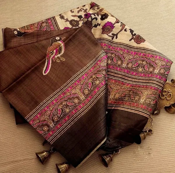 Chakli_Coffee_Brown_–_Aesthetic_Edit_for_You_|_Soft_Tussar_Silk_Saree_with_Print,_Border_&_Contrast_Print_Blouse_with_Tassels