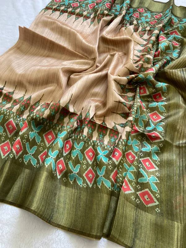 Soft_Tussar_Silk_sarees_with_Beautiful_Print_With_Attractive_Border_And_Contrast_Print_Blouse_With_Tassels