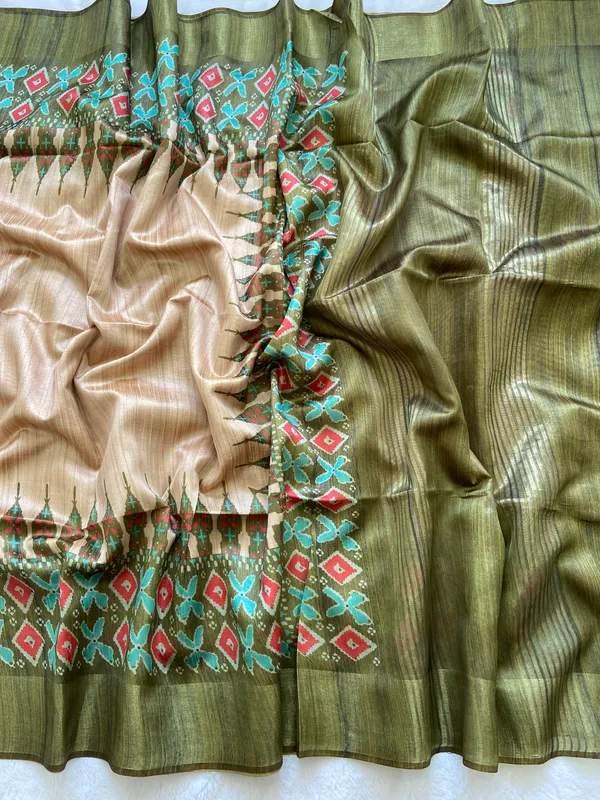 Soft_Tussar_Silk_sarees_with_Beautiful_Print_With_Attractive_Border_And_Contrast_Print_Blouse_With_Tassels