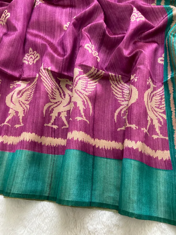 Saloni_Rama_Green_–_Navratri_Special_|_Soft_Tussar_Silk_Saree_with_Print,_Pallu_&_Contrast_Print_Blouse_with_Tassels