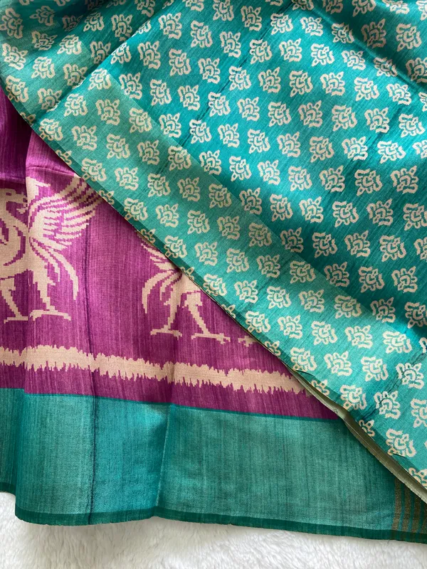 Saloni_Rama_Green_–_Navratri_Special_|_Soft_Tussar_Silk_Saree_with_Print,_Pallu_&_Contrast_Print_Blouse_with_Tassels
