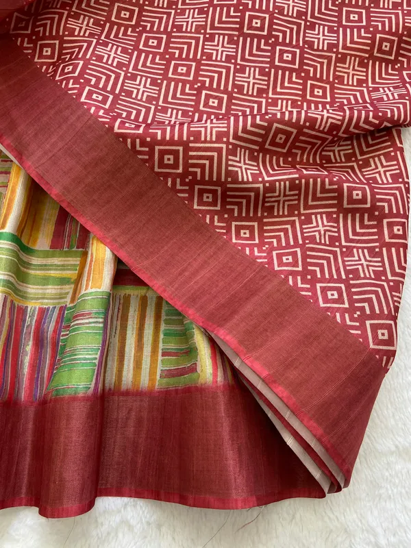 Omya_Maroon_–_Aesthetic_Edit_for_You_|_Soft_Tussar_Silk_Saree_with_Print,_Slub_Pattern_&_Print_Blouse_with_Tassels