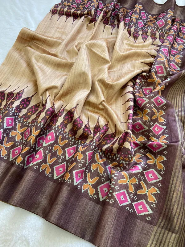 Soft_Tussar_Silk_sarees_with_Beautiful_Print_With_Attractive_Border_And_Contrast_Print_Blouse_With_Tassels