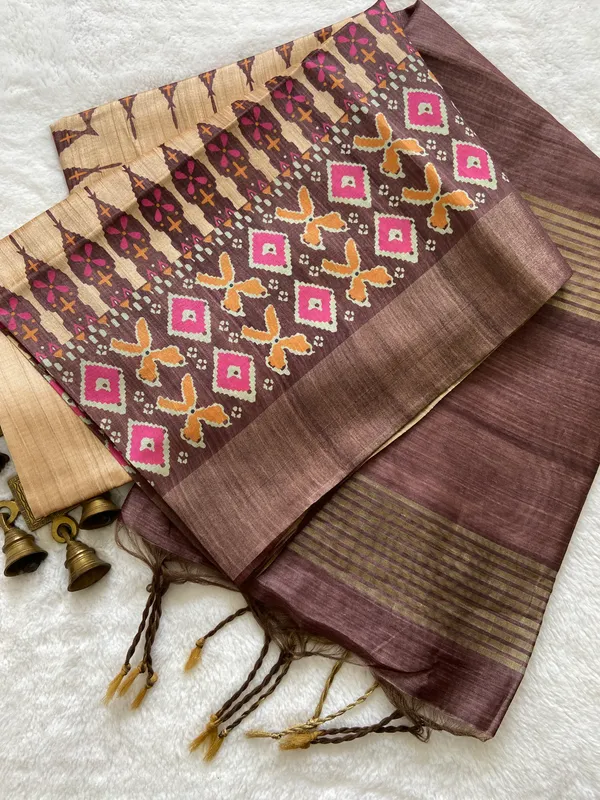Soft_Tussar_Silk_sarees_with_Beautiful_Print_With_Attractive_Border_And_Contrast_Print_Blouse_With_Tassels