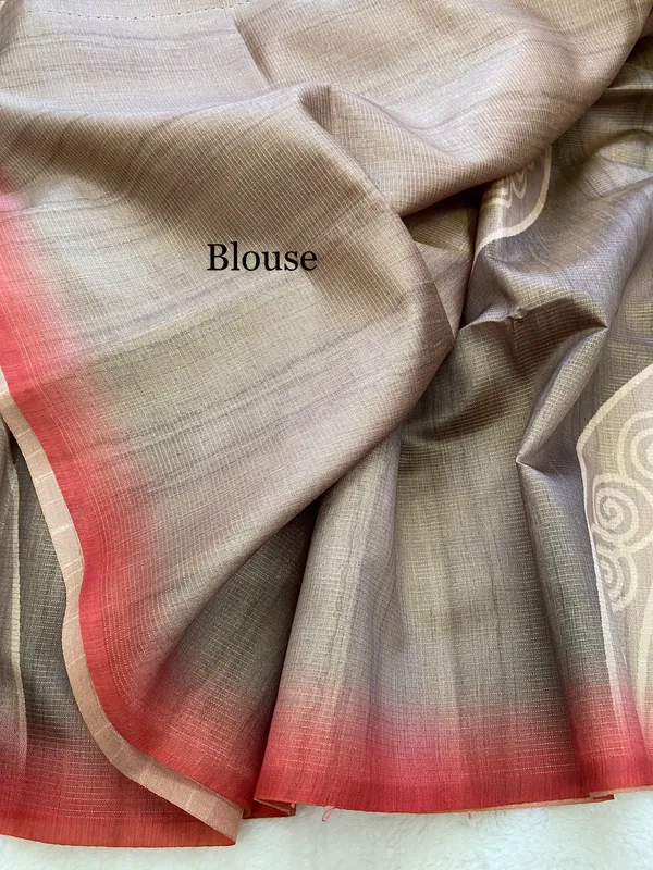 Soft_Tussar_Silk_sarees_with_Beautiful_Print_With_Attractive_Pallu_And_Contrast_Print_Blouse_With_Tassels