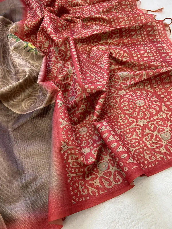 Soft_Tussar_Silk_sarees_with_Beautiful_Print_With_Attractive_Pallu_And_Contrast_Print_Blouse_With_Tassels