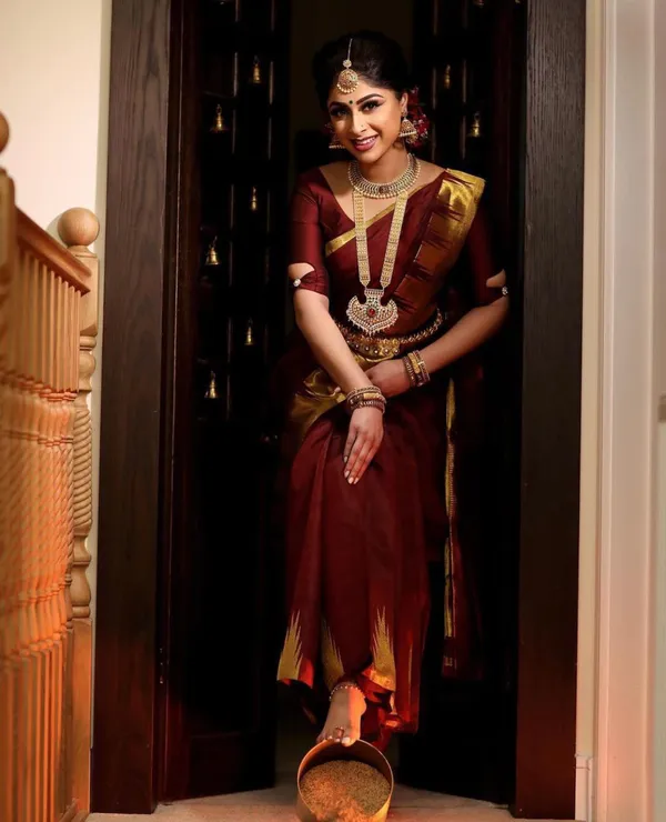 Maroon_Woven_Kanjivaram_Silk_Saree_with_Saree_Cover