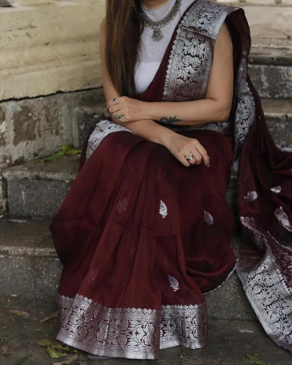 Maroon_Woven_Kanjivaram_Silk_Saree_with_Saree_Cover