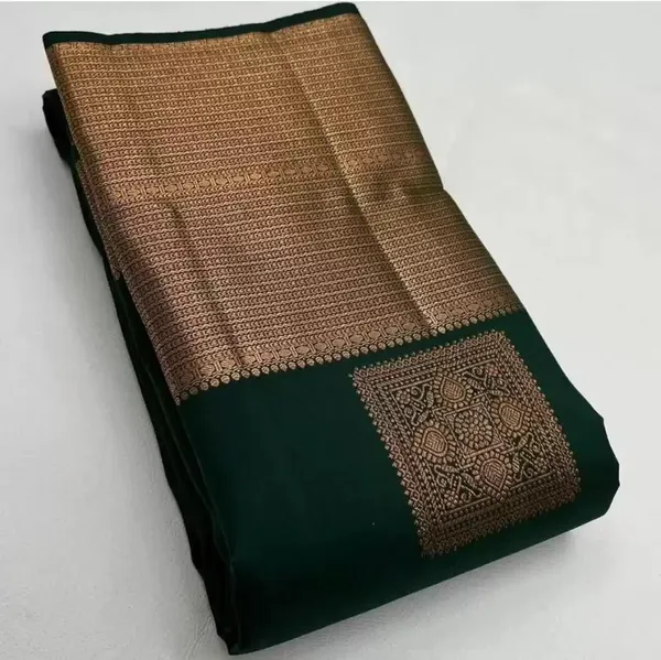 Green_Woven_Kanjivaram_Silk_Saree_with_Saree_Cover