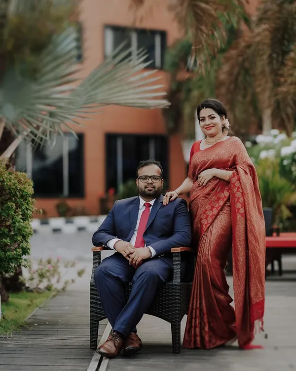 A_glam_Red_Soft_Silk_Saree_With_Classic_Blouse_Piece
