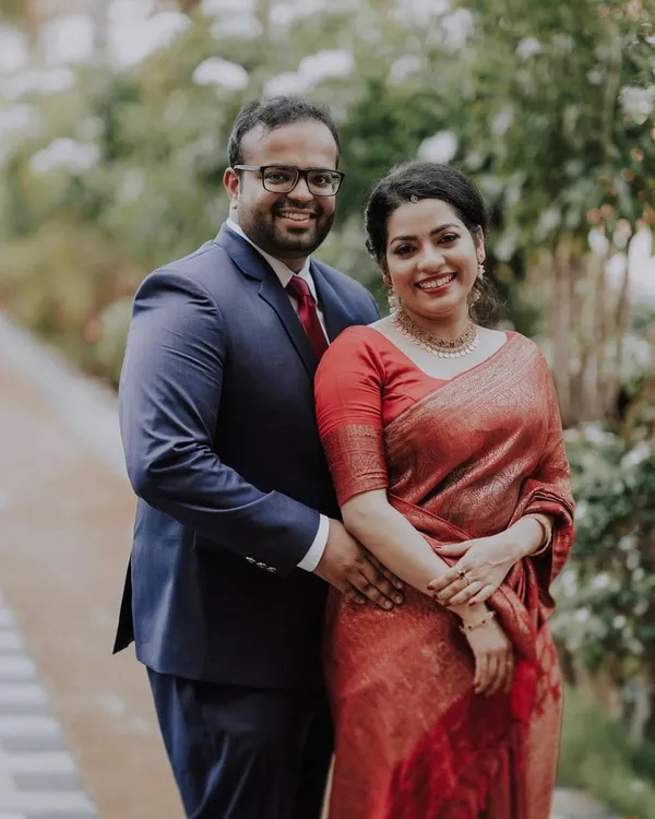 A_glam_Red_Soft_Silk_Saree_With_Classic_Blouse_Piece