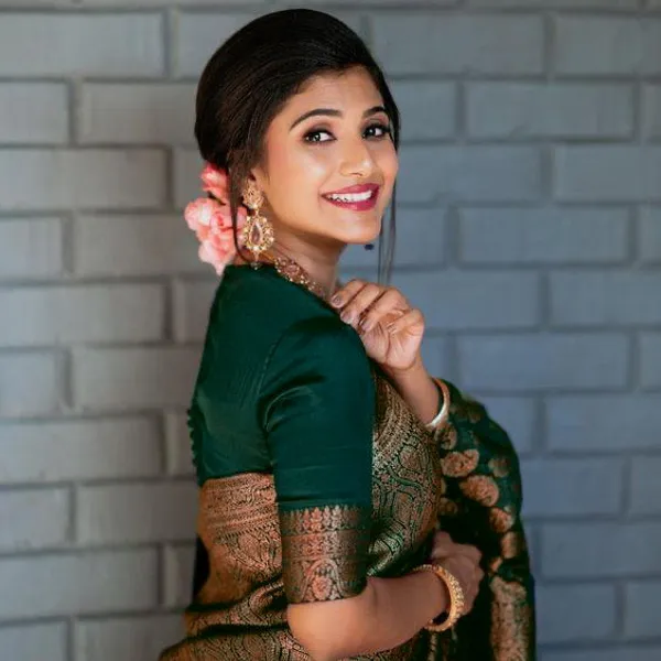 Green_Soft_Silk_Saree_With_Blouse_Piece