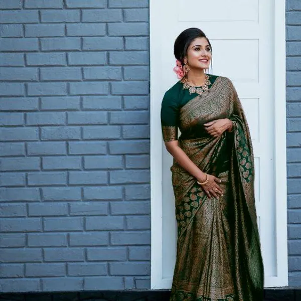 Green_Soft_Silk_Saree_With_Blouse_Piece